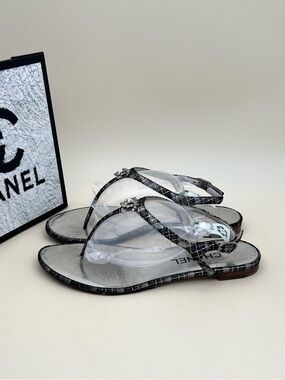 🚩steal CHANEL Silver & Black Tweed Thong Sandals